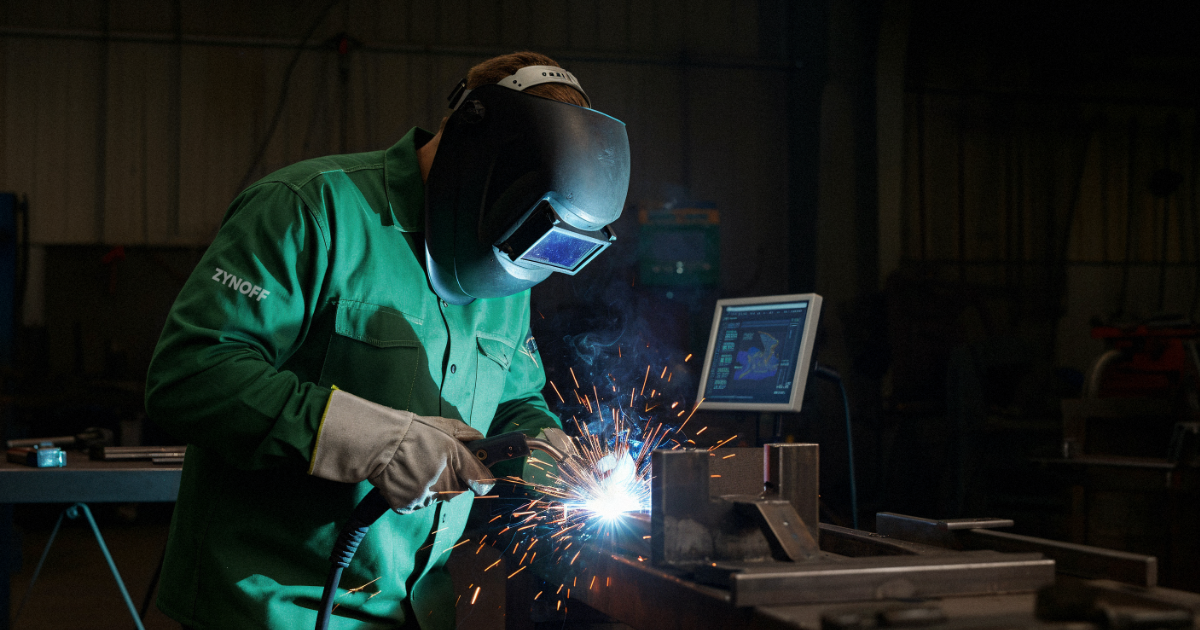 Welding Trade Schools in the USA 2025: Top Courses and Welder Apprentice Salary Guide